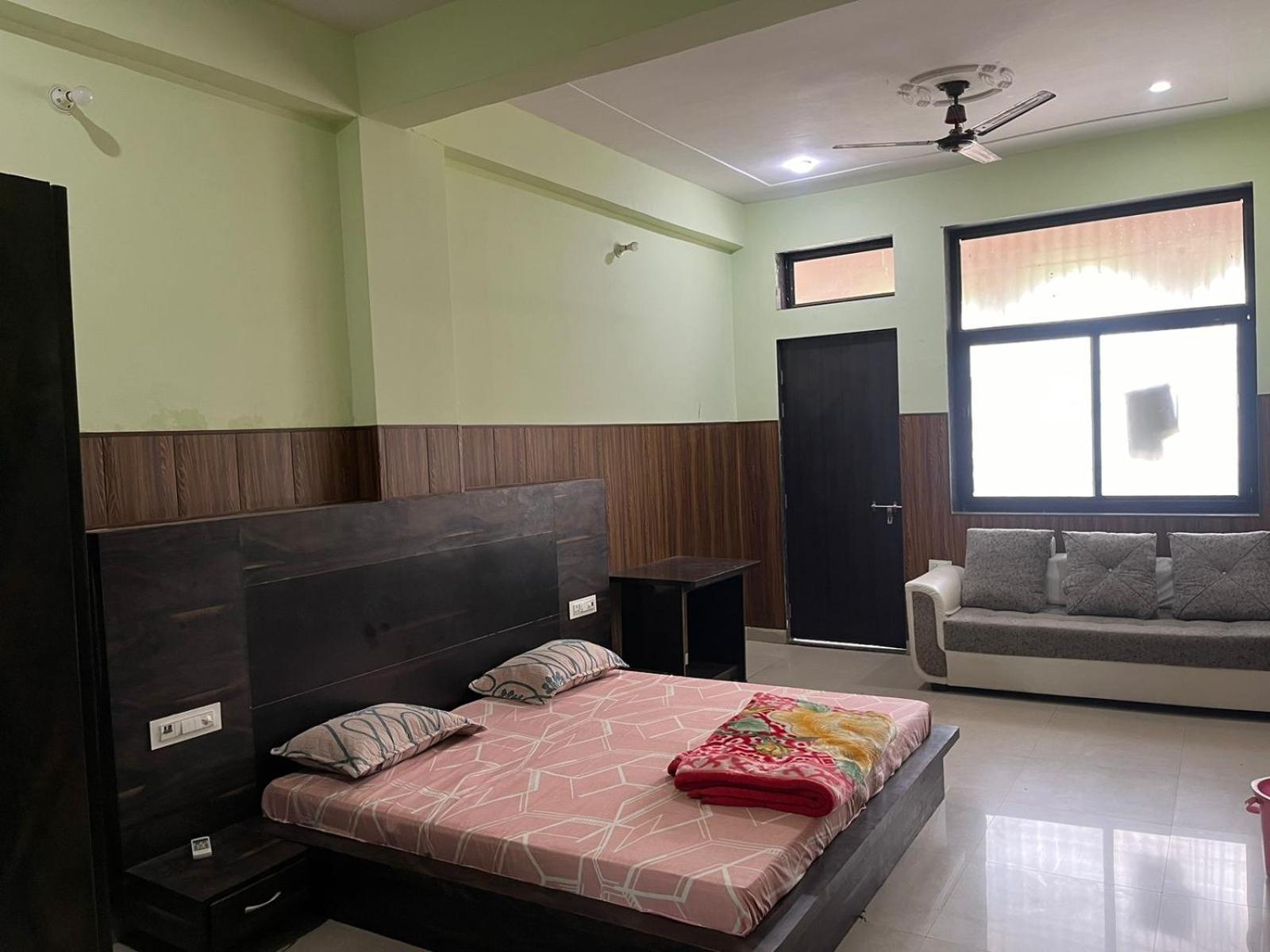 Shri Ji Baba Ki Haveli Hotel Govardhan ภายนอก รูปภาพ