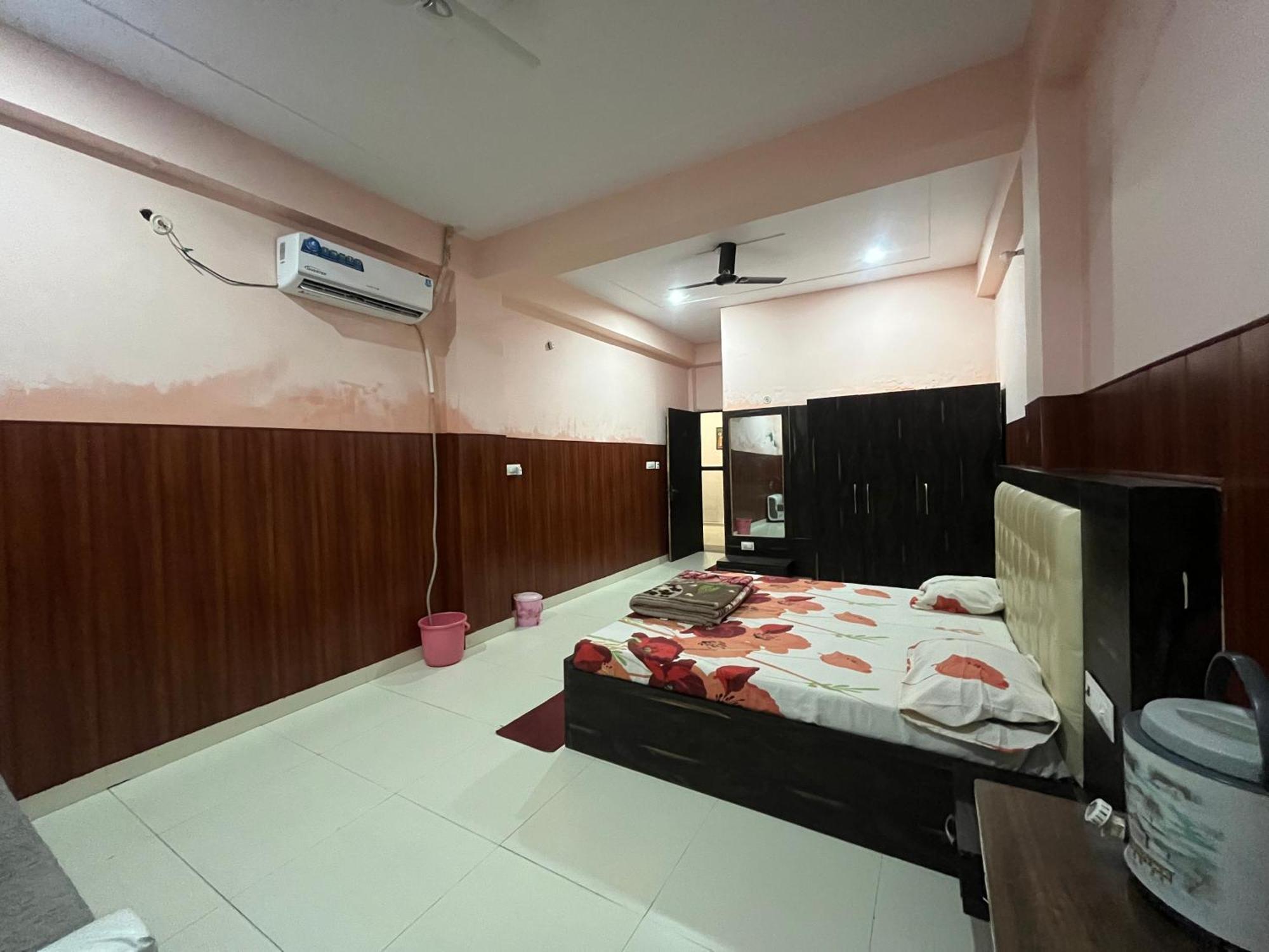 Shri Ji Baba Ki Haveli Hotel Govardhan ภายนอก รูปภาพ